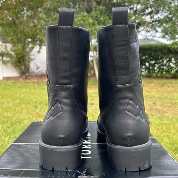 . New Torrid Disney Mickey combat boots - Picture 10 of 16